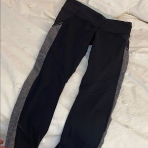 Lululemon leggings with pockets and reflect strips